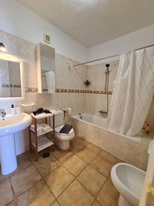 Acogedor Apartamento Con Vistas Al Mar 아데제 외부 사진